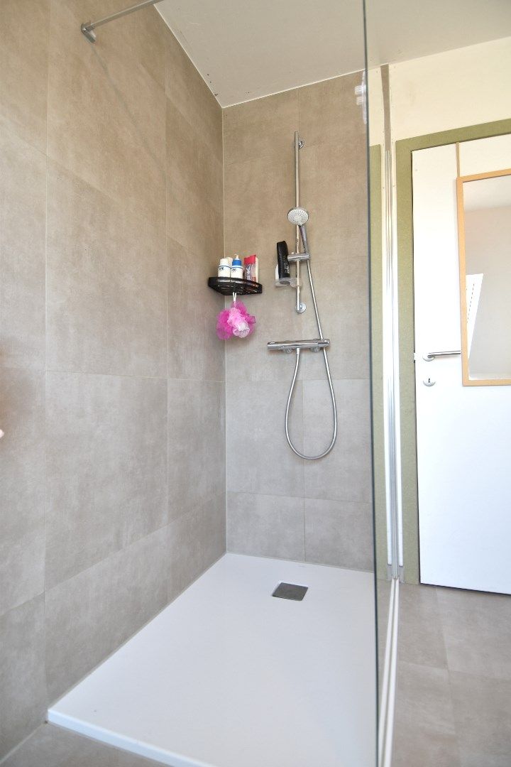 Nieuwbouwwoning met 3 slaapkamers en carport gelegen in een kindvriendelijke wijk te Heule foto 7