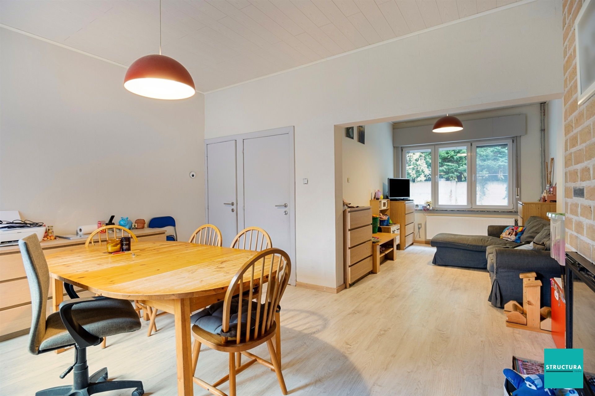 Instapklare woning met 4 slaapkamers en ruime tuin foto 8