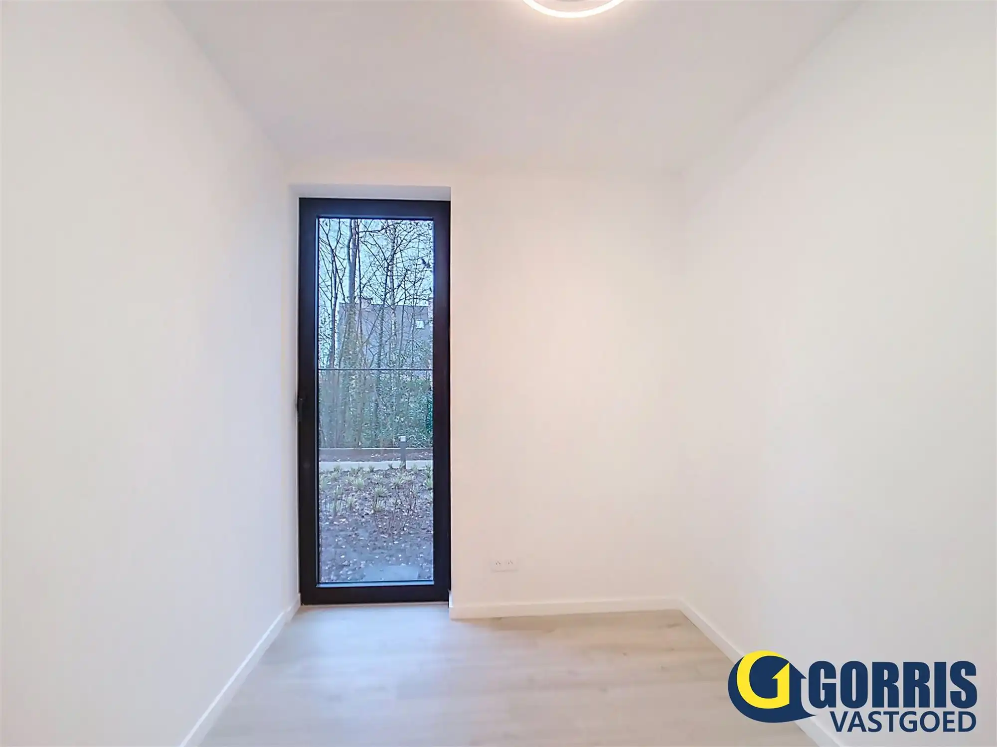 Rustig gelegen gelijkvloers nieuwbouwappartement met 2 slaapkamers. foto 7