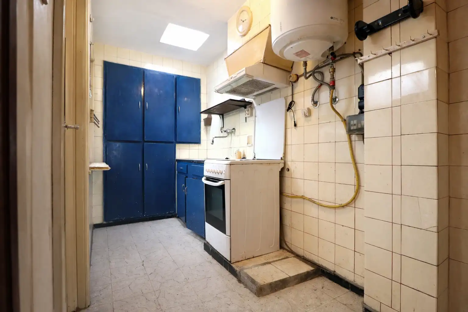 Te renoveren woning met 4 slaapkamers op wandelafstand van het centrum. foto 4