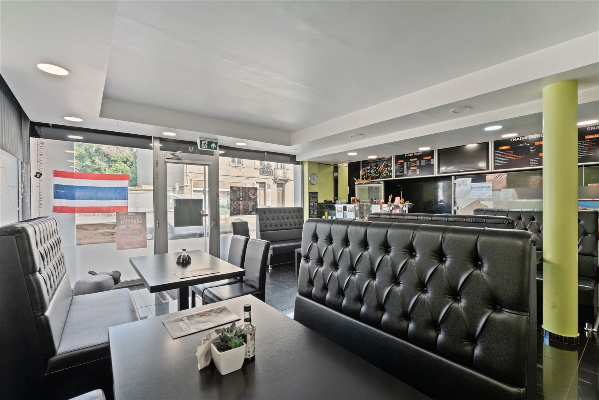 RUIM HANDELSPAND MET GOEDE VISIBILITEIT IN KOERSEL CENTRUM foto 5