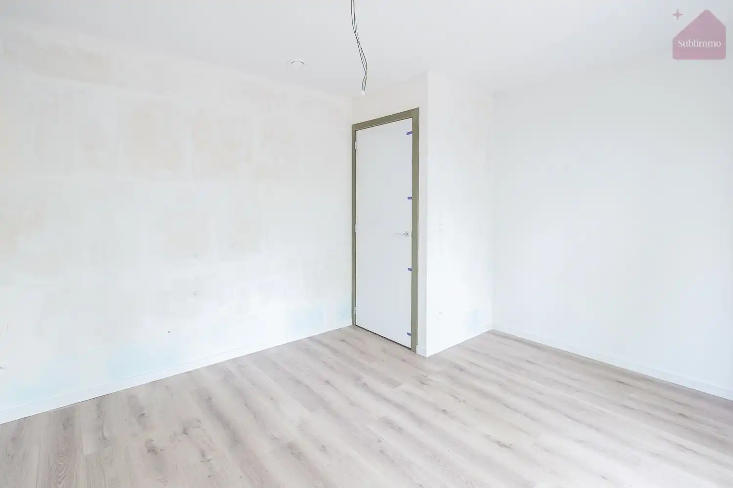 Nieuwbouwappartement op de eerste verdieping (117,80 m²) met 3 slaapkamers en terras. foto 4