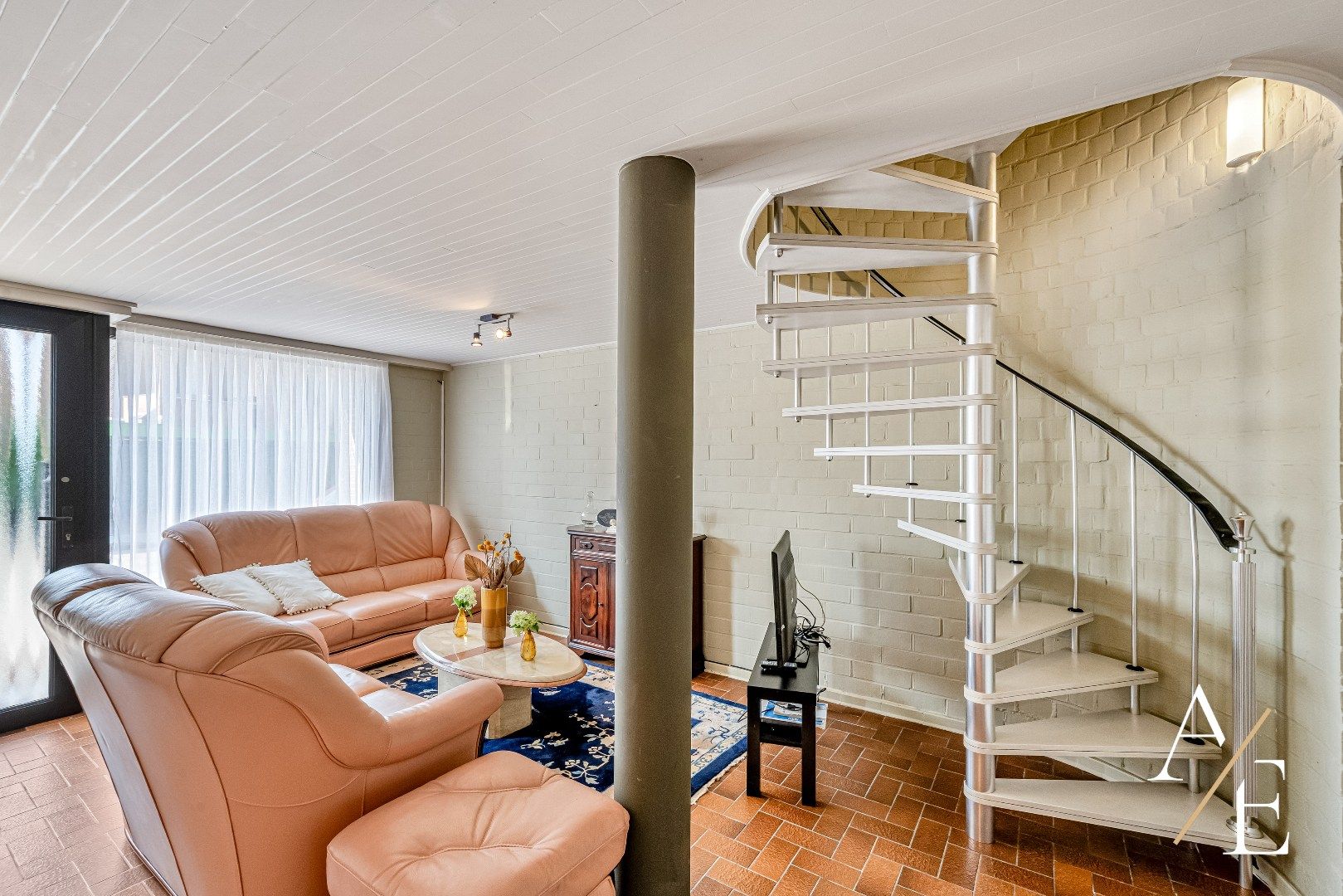 WICHELEN - Landelijke grote woning met prachtige tuin! foto 3