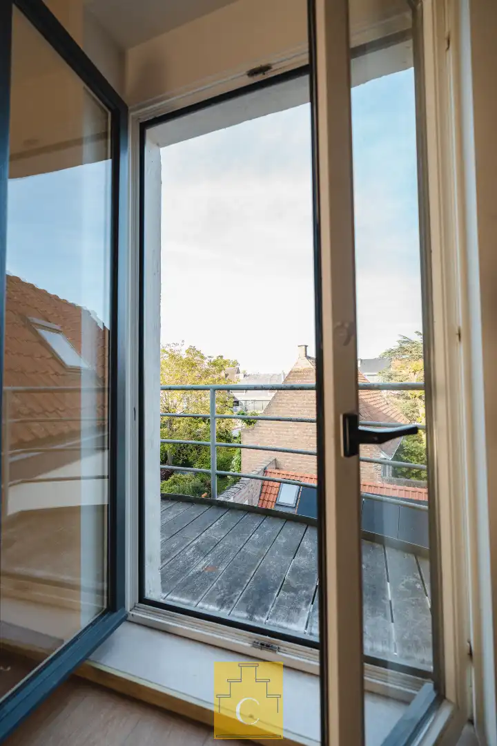 Duplex Appartement (139 m2) in herenhuis met  terras, rustige ligging op idyllisch kerkplein foto 8