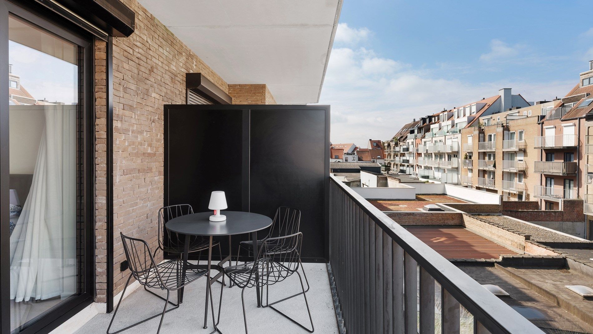 Uitzonderlijk luxueus afgewerkt appartement met zonnige terrassen, gelegen vlakbij de winkels van de Lippenslaan.  foto 26