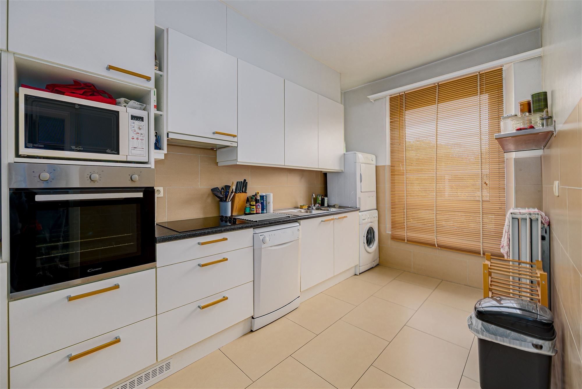 Gerenoveerd opbrengsteigendom met twee appartementen te koop foto 23
