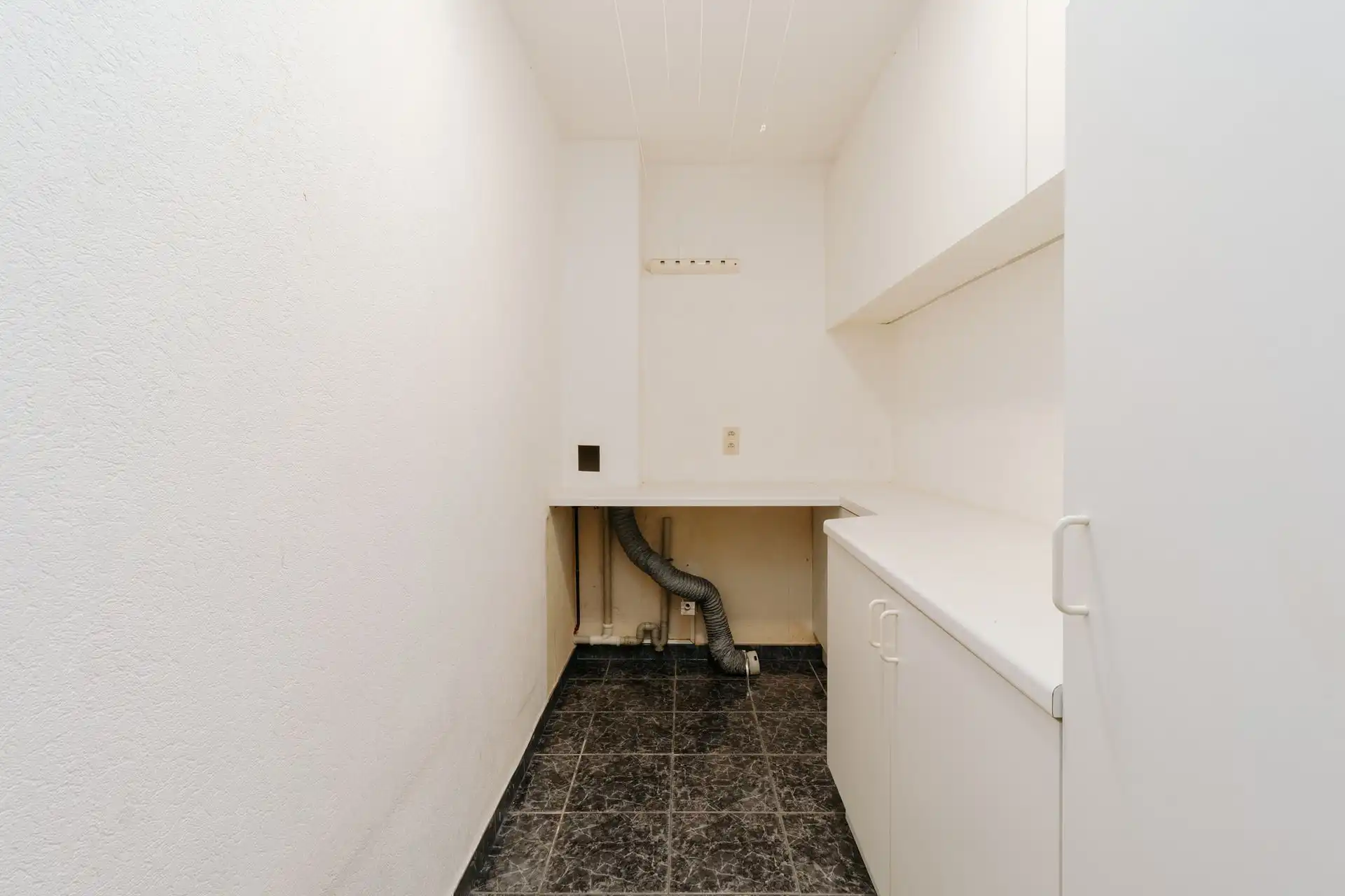 Zeer ruim 2-slaapkamerappartement in het centrum van Wilrijk foto 6