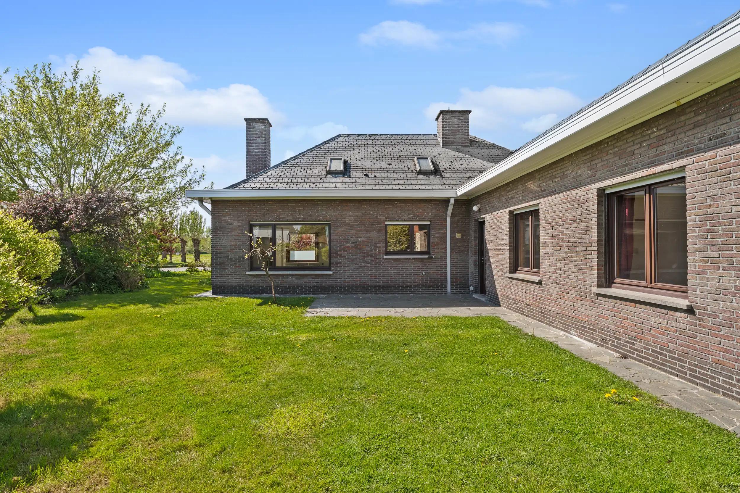 Hoofdfoto van de publicatie: Vrijstaande bungalow met zolderpotentieel op toplocatie.