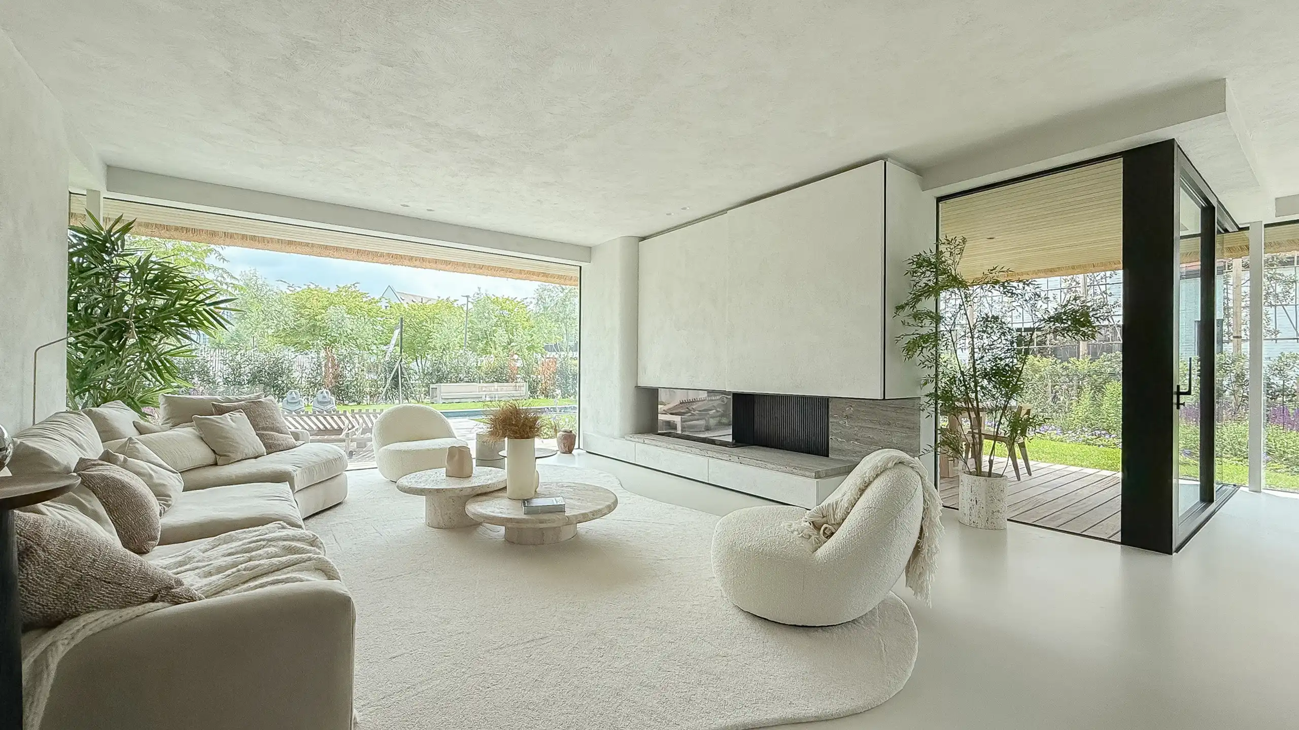 Nieuwbouwvilla met zonovergoten tuin en zwembad -Duinenwater foto 4