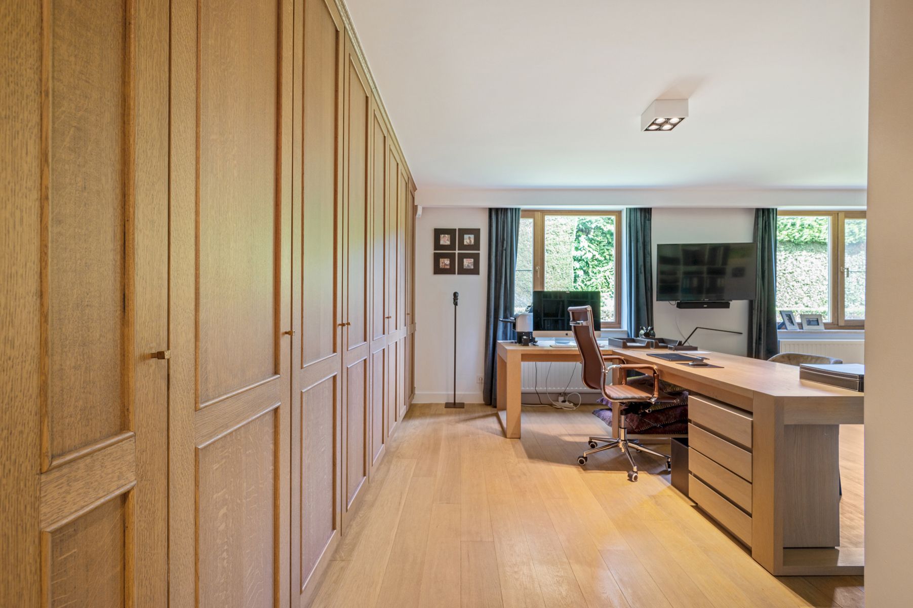 Residentiëel gelegen gelijkvloerse villa op ca. 3.008 m². foto 22