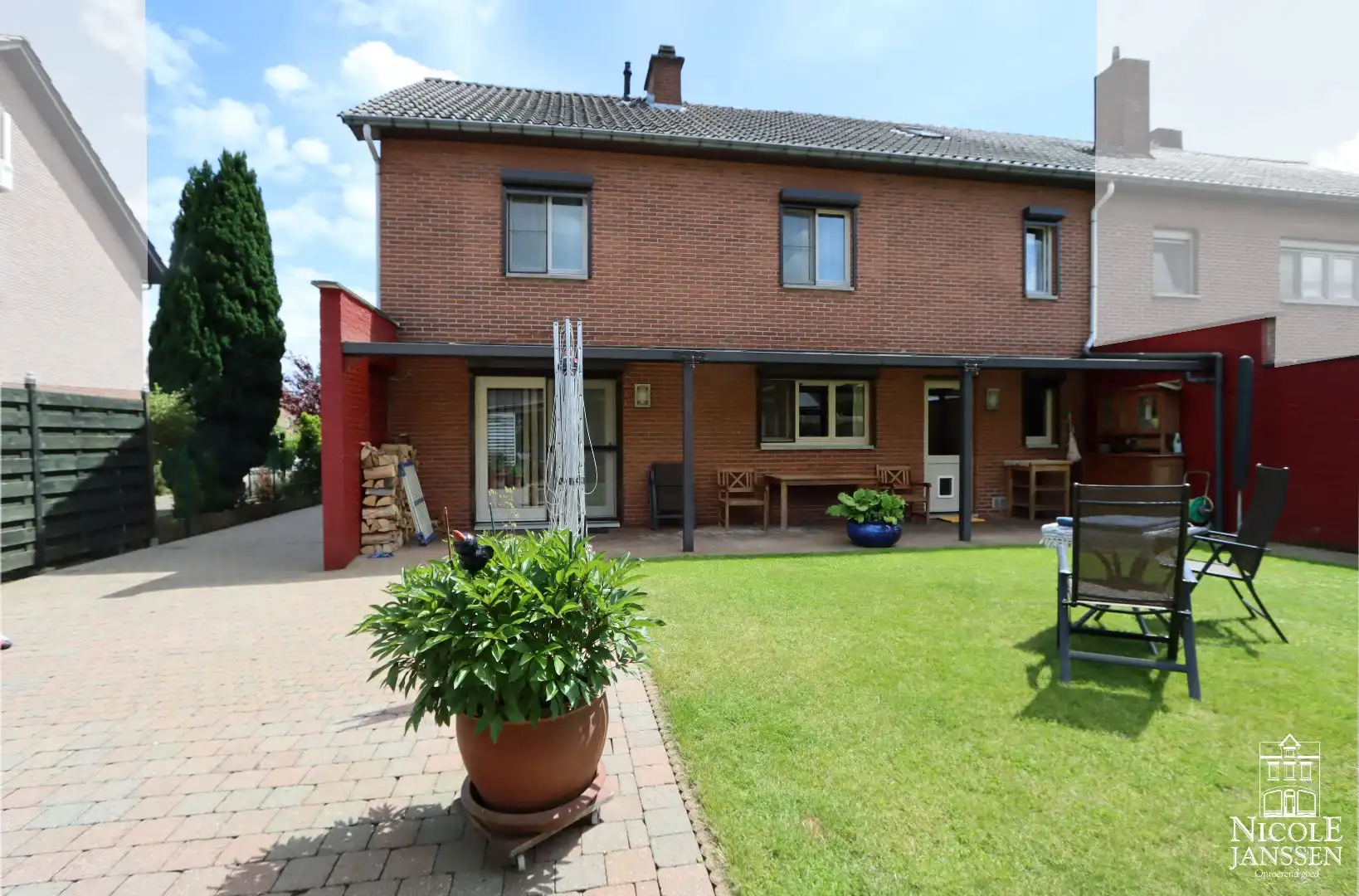 Energiezuinige instapklare woning met garage en tuin foto 2