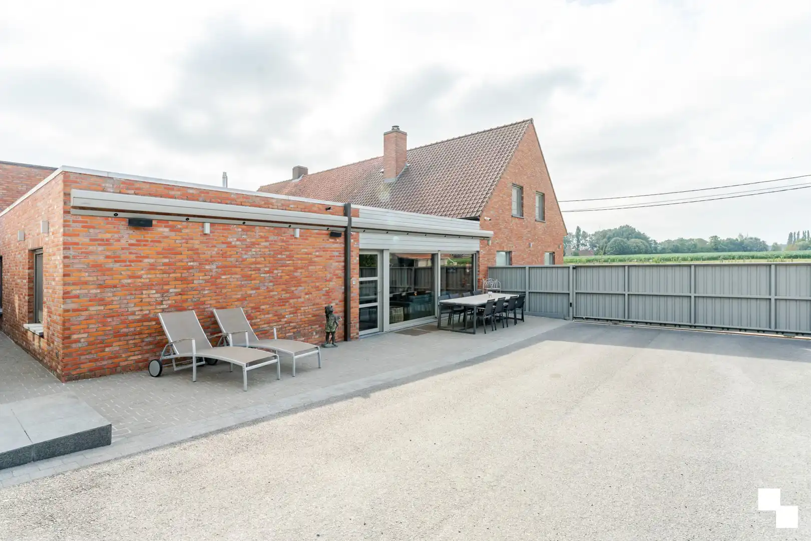 Veelzijdige eigendom met recente woning en heel wat opslagmogelijkheden te Lendelede foto 32