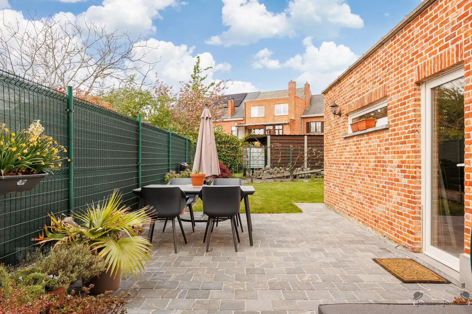 Instapklare rijwoning met 3 slpkmrs & tuin foto 17