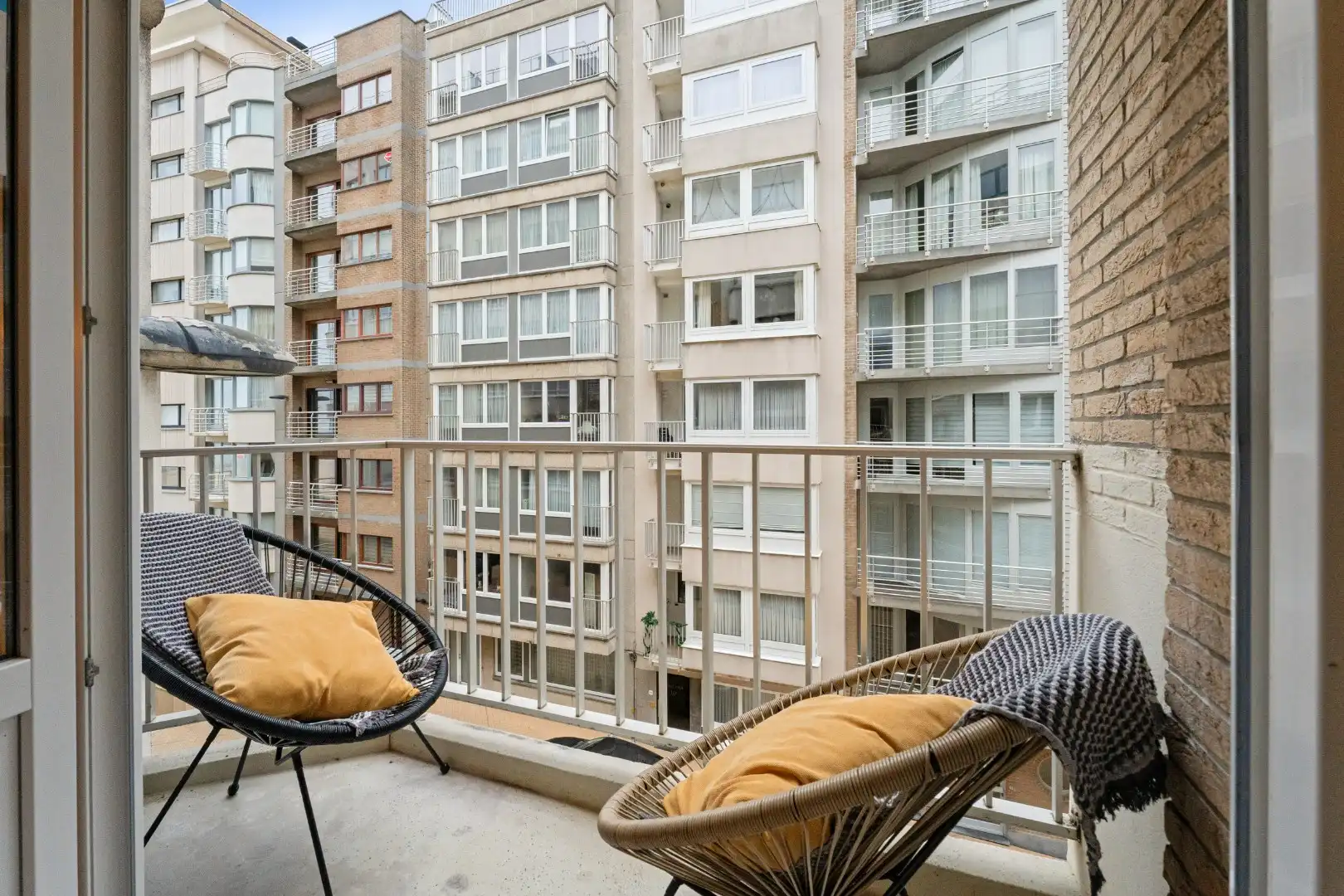 Met zorg gerenoveerd appartement op prachtige ligging met lateraal zeezicht en gunstig EPC label B foto 7