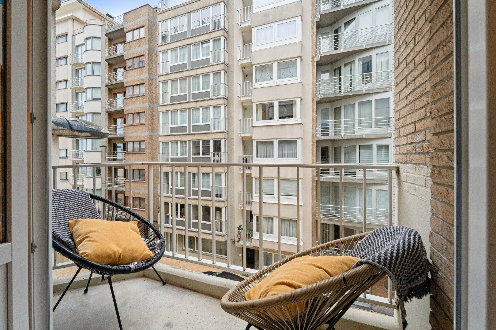 Met zorg gerenoveerd appartement op prachtige ligging met lateraal zeezicht en gunstig EPC-label B foto 7