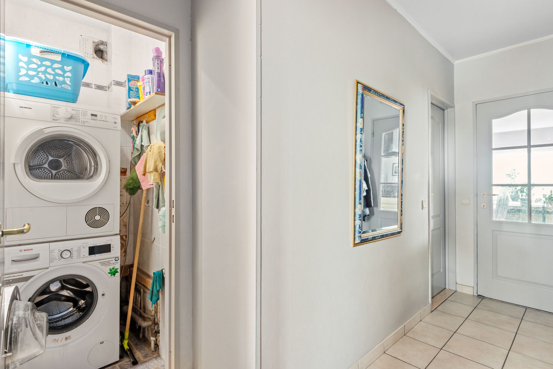 Appartement met terrasje, kelder en garagebox bij centrum foto 14
