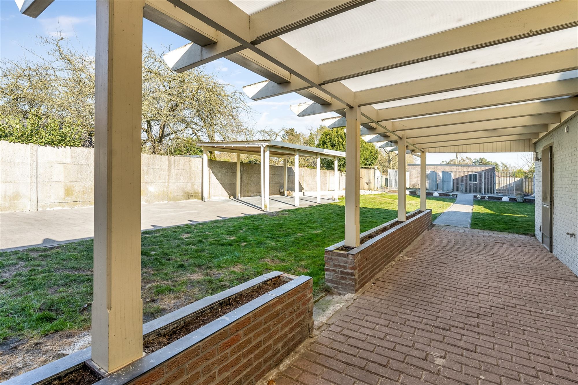 GERENOVEERDE TWEEWOONST foto 36