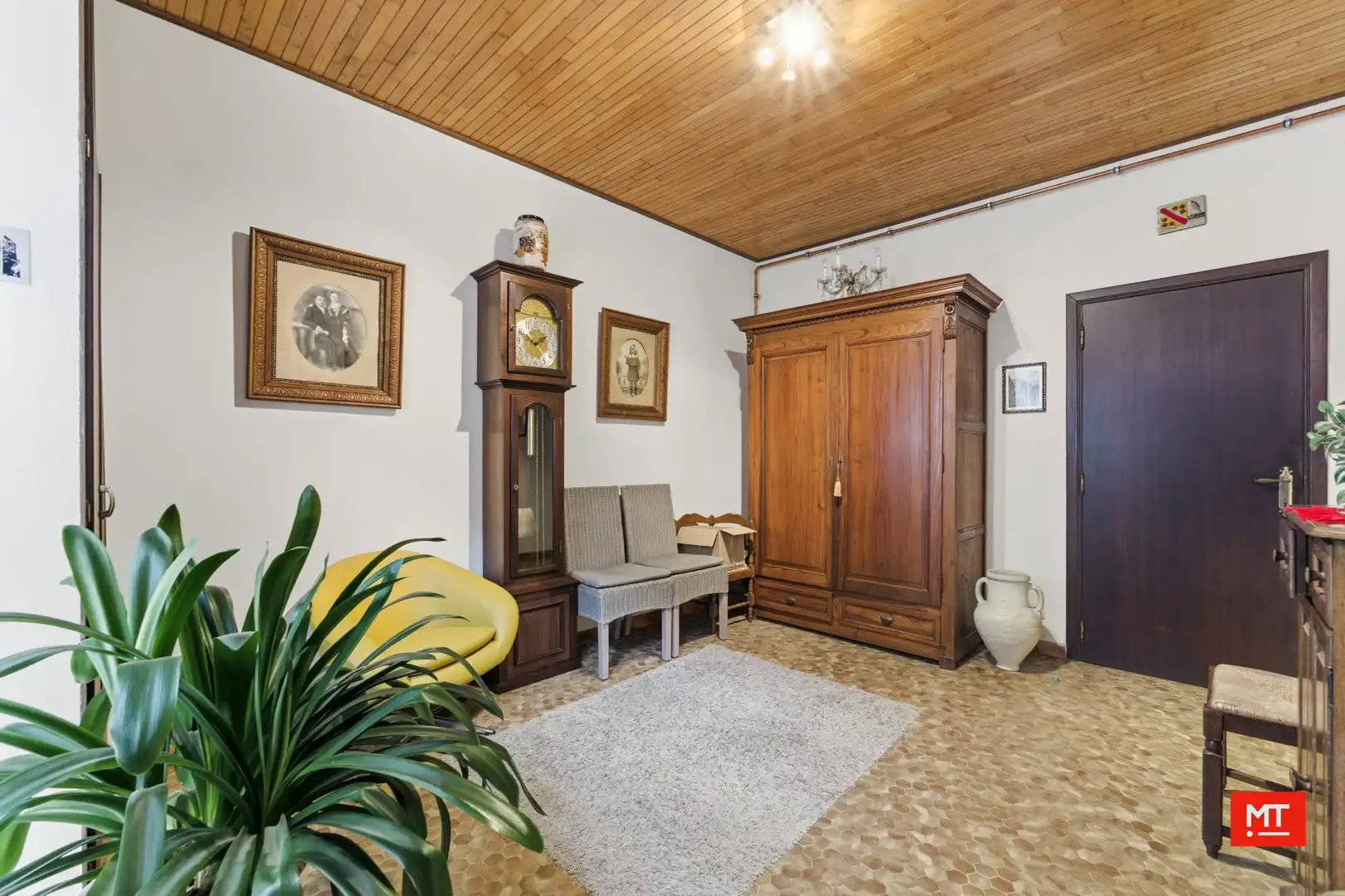 Op te frissen woning met 3 slaapkamers (+ mogelijk), garage en tuin in het centrum van Wervik foto 7