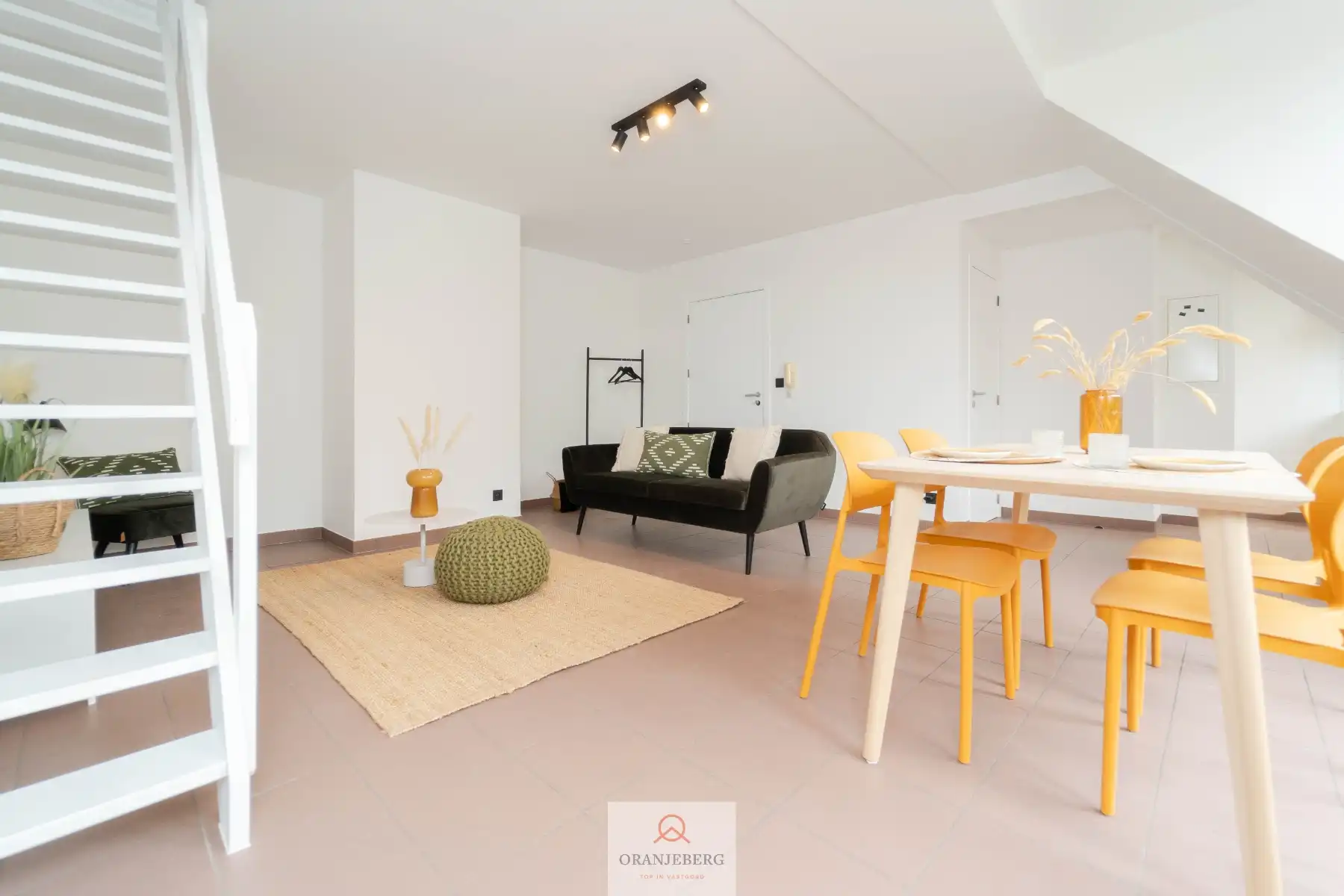 Instapklaar duplex-appartement Wondelgem! foto 9