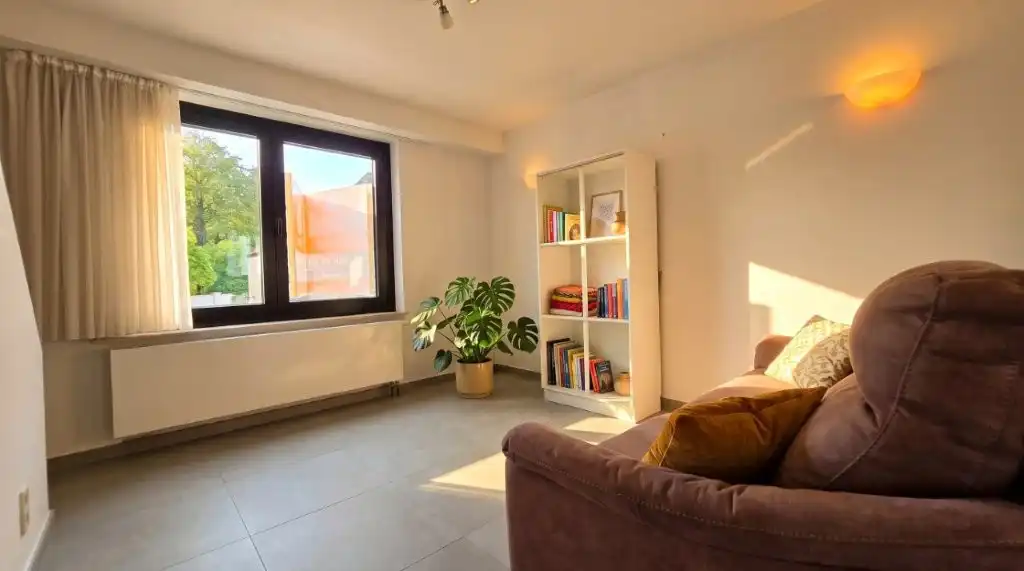 Commercieel pand met WOONST, praktijk, vrij beroep + duplex app foto 13