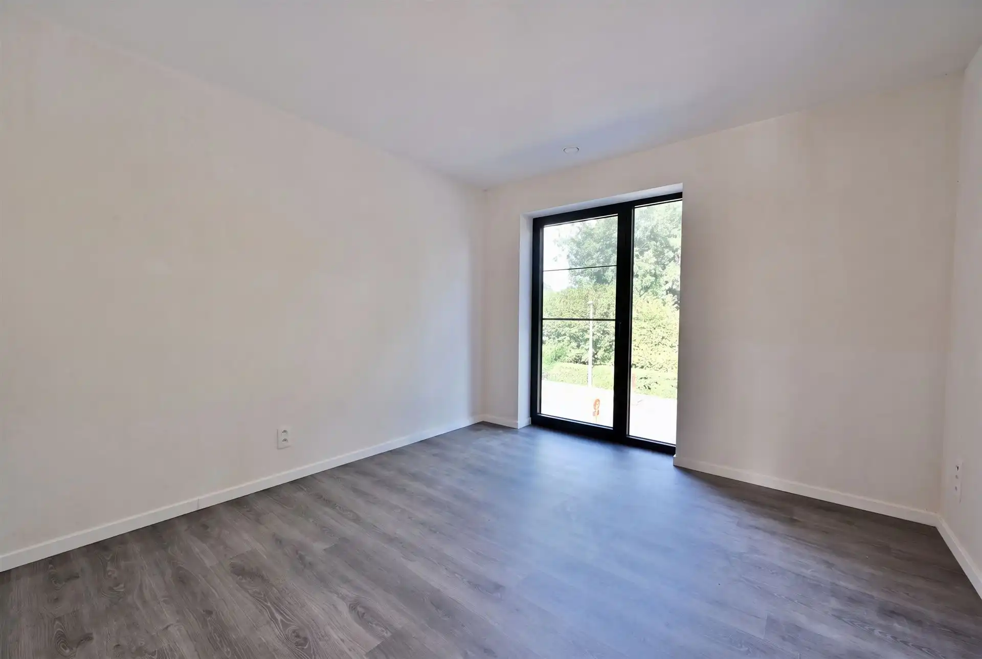Moderne nieuwbouwwoning met 4 slpk en zonnige tuin foto 14