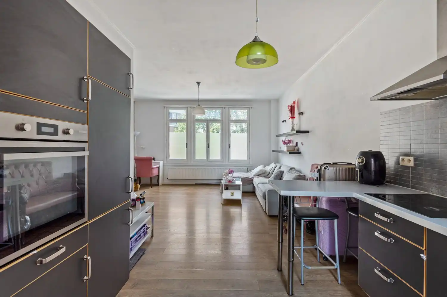 Verzorgd 1 slaapkamer appartement op uitstekende locatie! foto 3