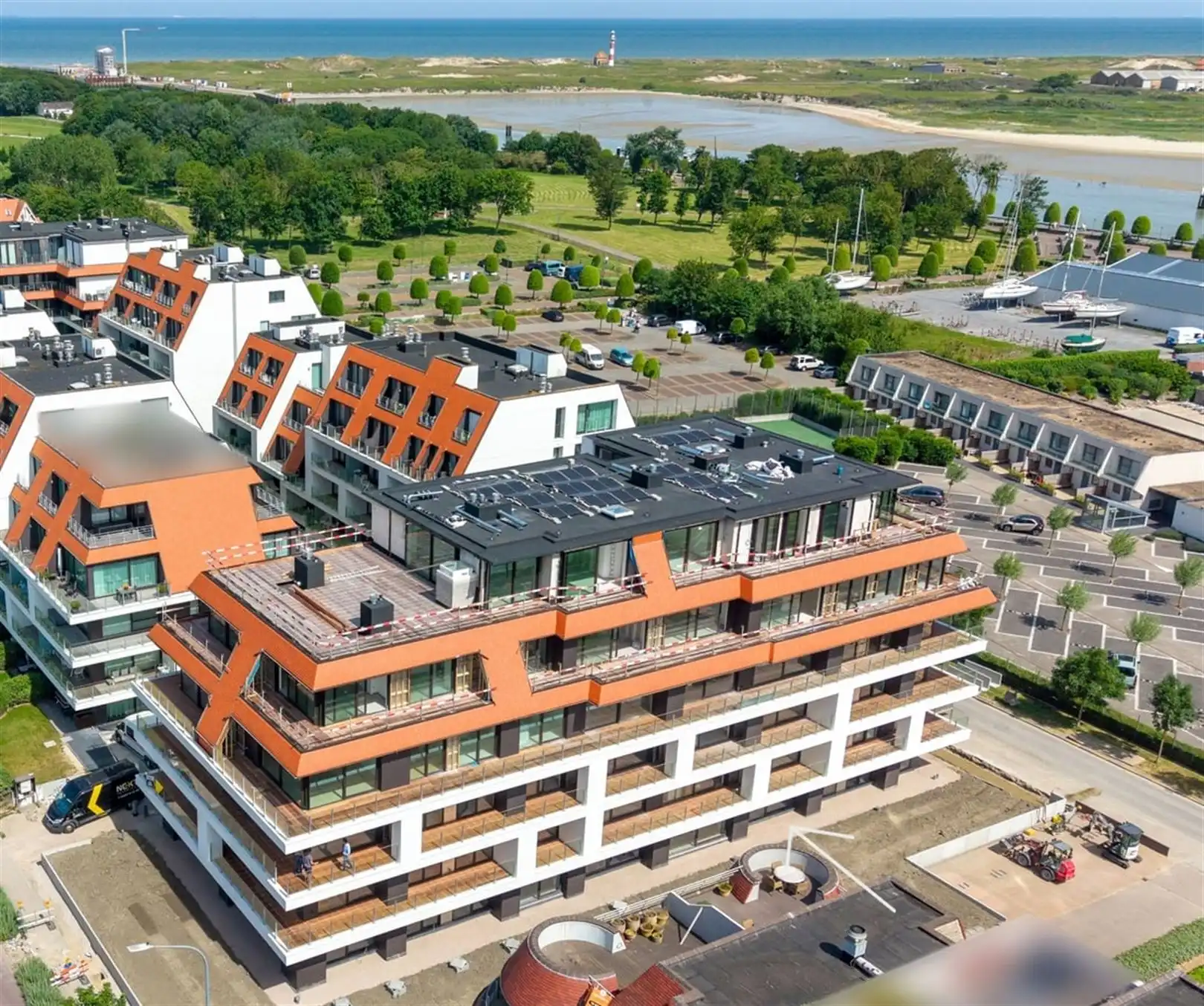 C0002 Prachtig ingedeeld 3 slpk appartement op topligging met heel veel zon foto 2