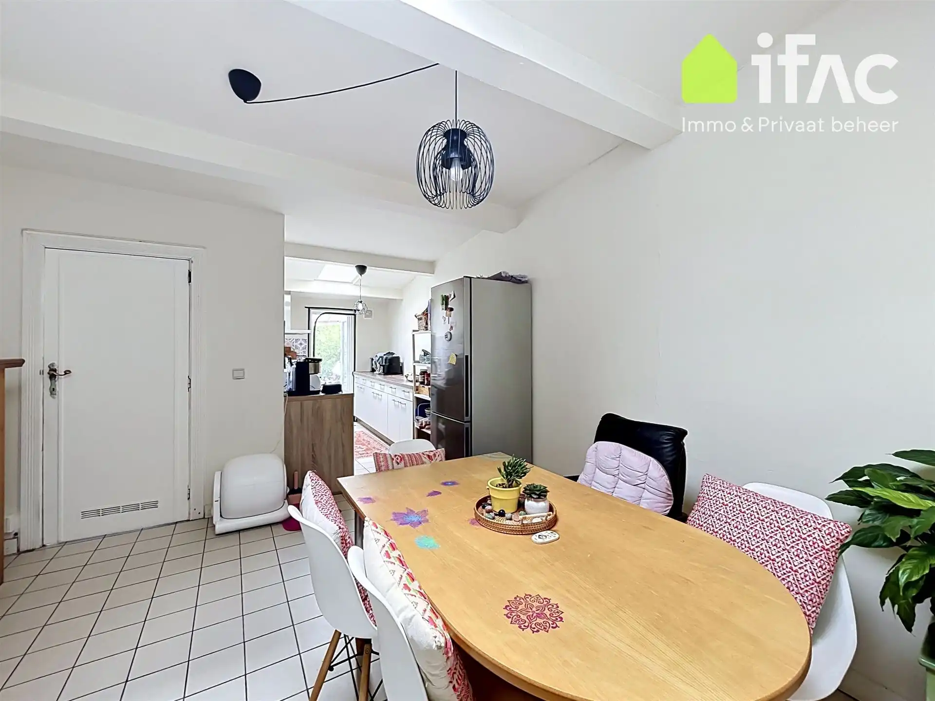 Uitstekend gelegen woning met 3 slaapkamers foto 11