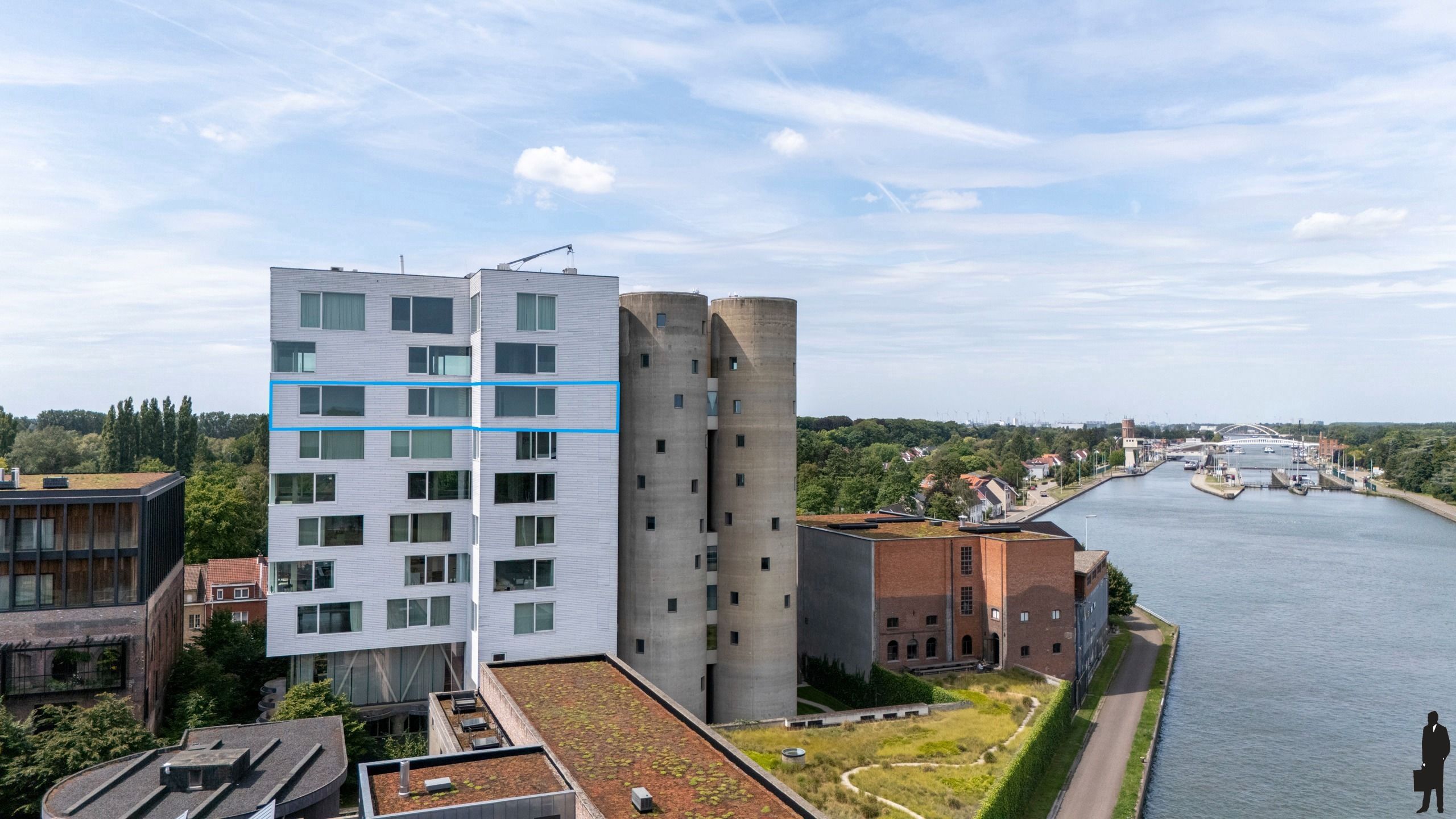Unieke loft gelegen in de iconische Silos  aan de Kanaalsite foto {{pictureIndex}}