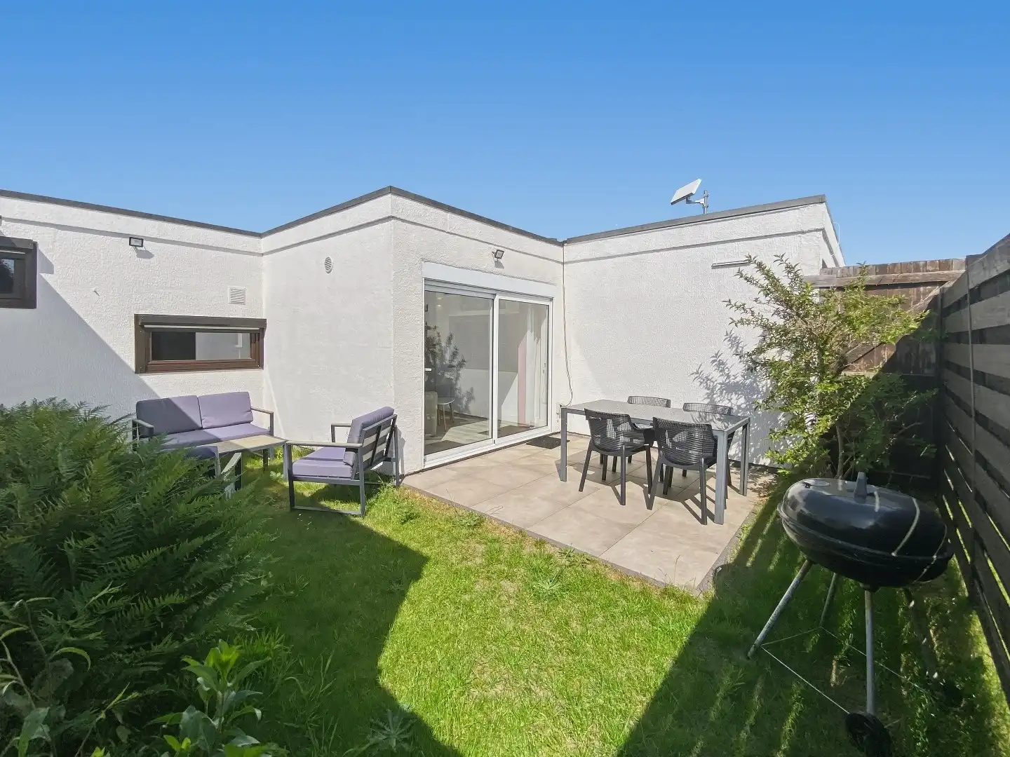 Hoofdfoto van de publicatie: Recent gerenoveerde vakantiewoning (type bungalow) met 2 slaapkamers te Koksijde. 