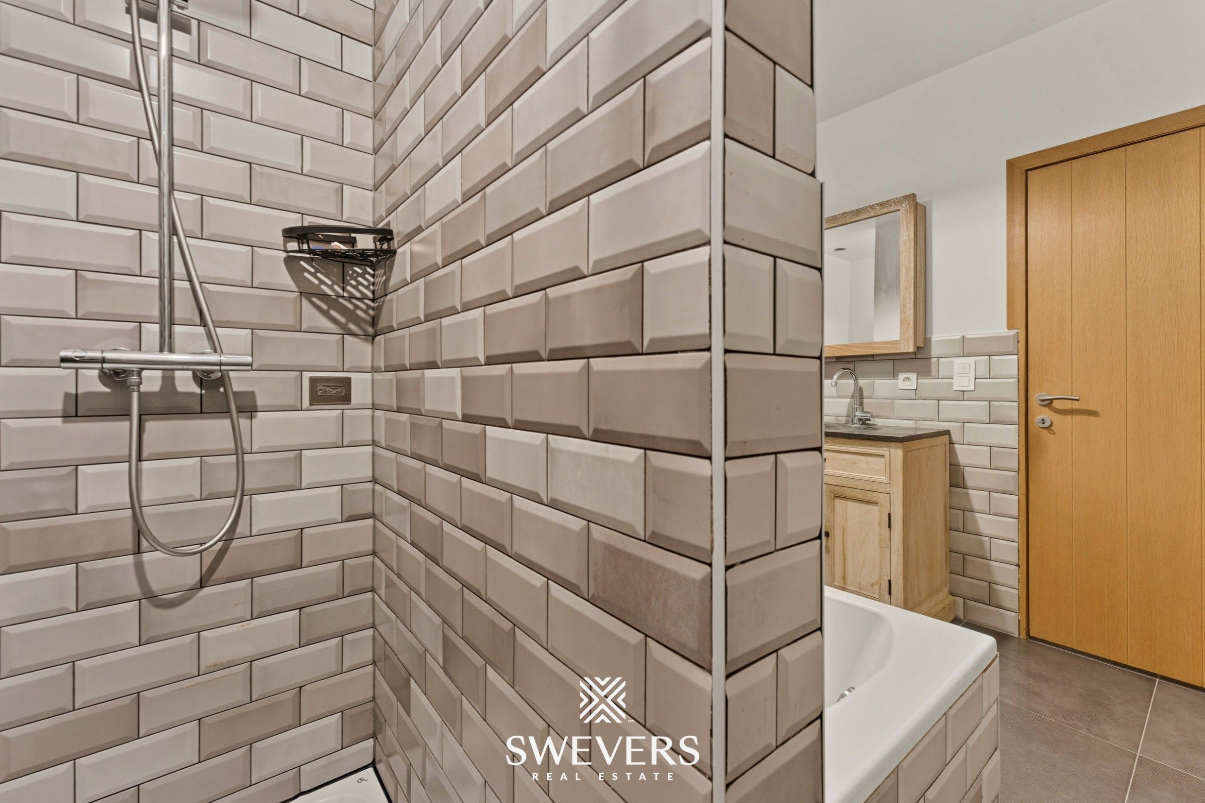 Instapklare charmevolle woning met moderne luxe in het hart van Leopoldsburg foto 24