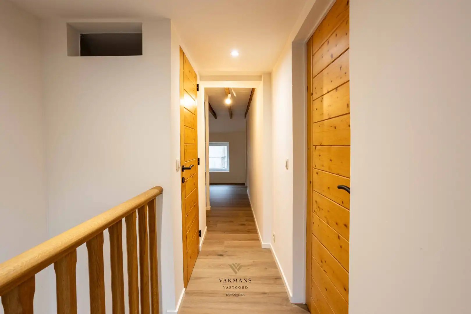 Prachtige gerenoveerde woning met 3 slaapkamers en tuin foto 32