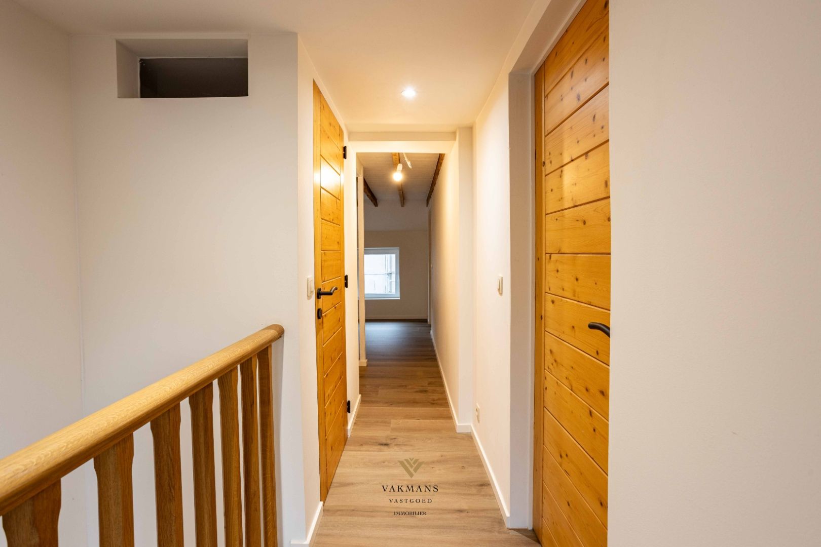 Prachtige gerenoveerde woning met 3 slaapkamers en tuin foto 32