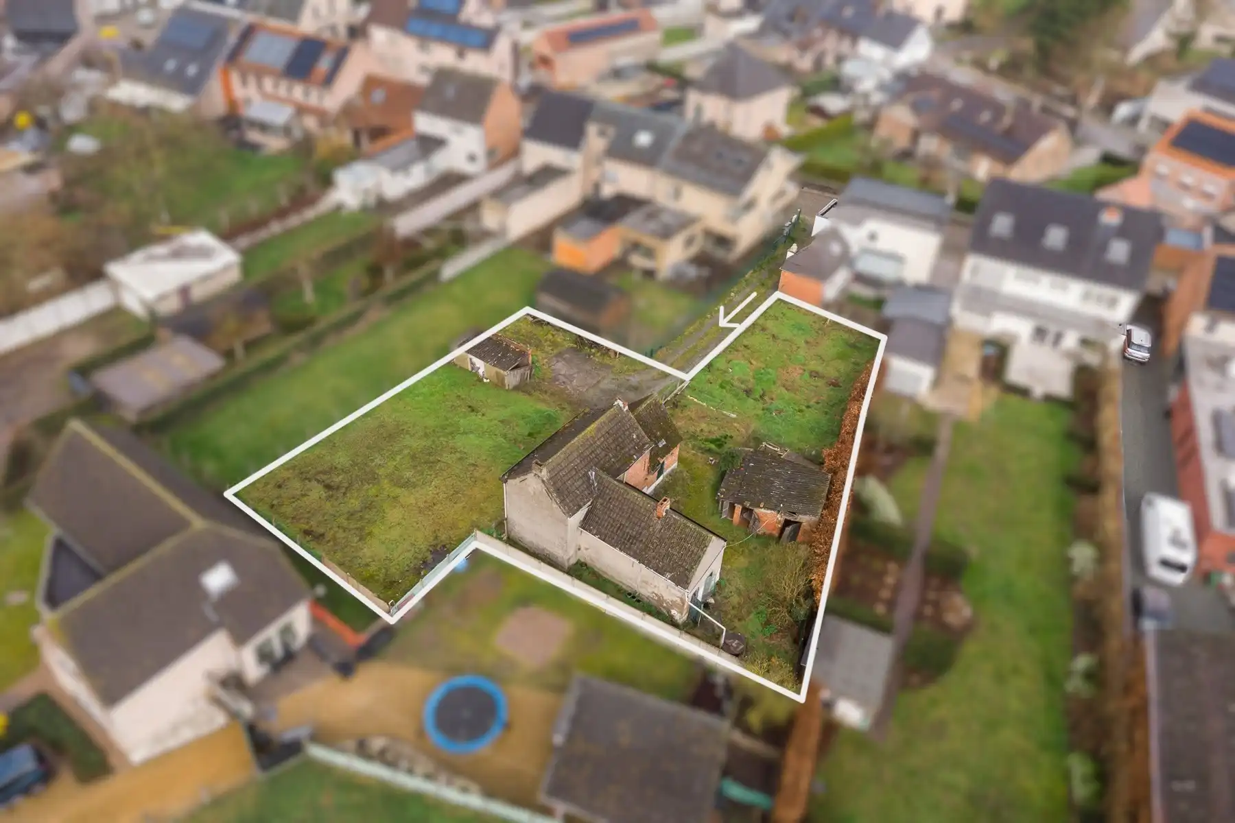 Ruim perceel bouwgrond van 847m² in het hart van Berlare foto 2