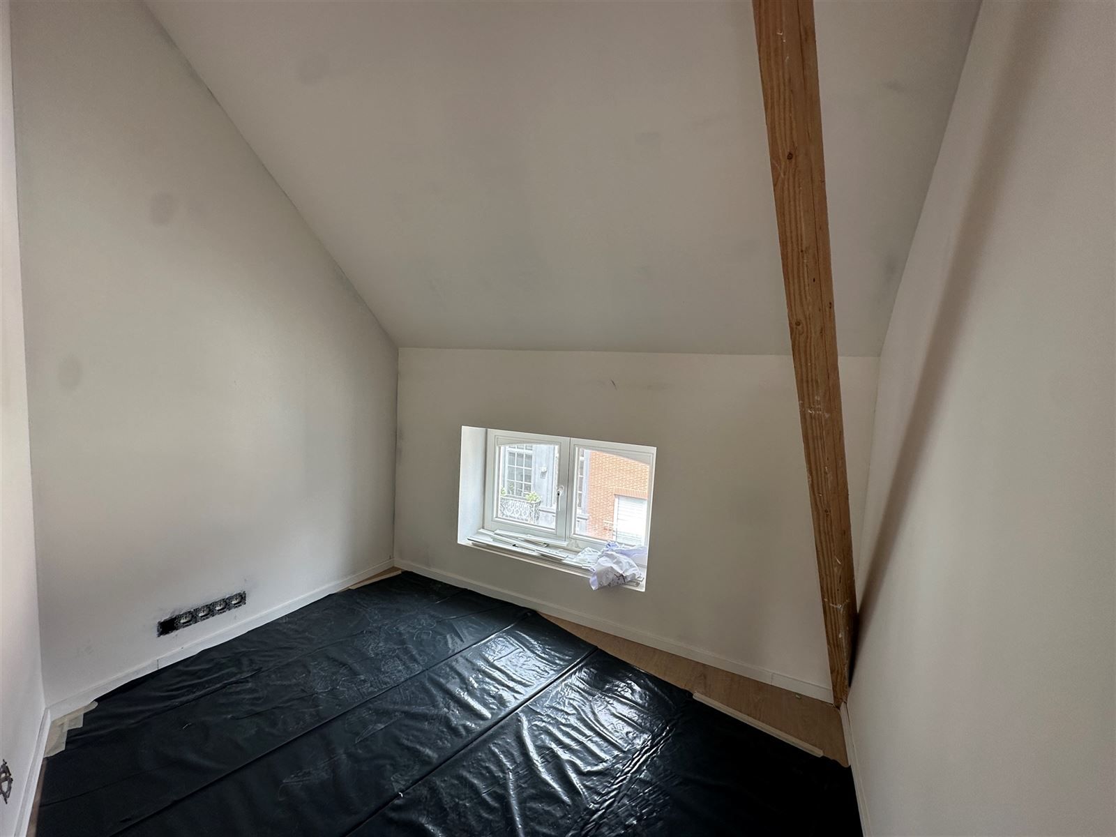 Instapklaar dakappartement te centrum Zottegem! foto 5