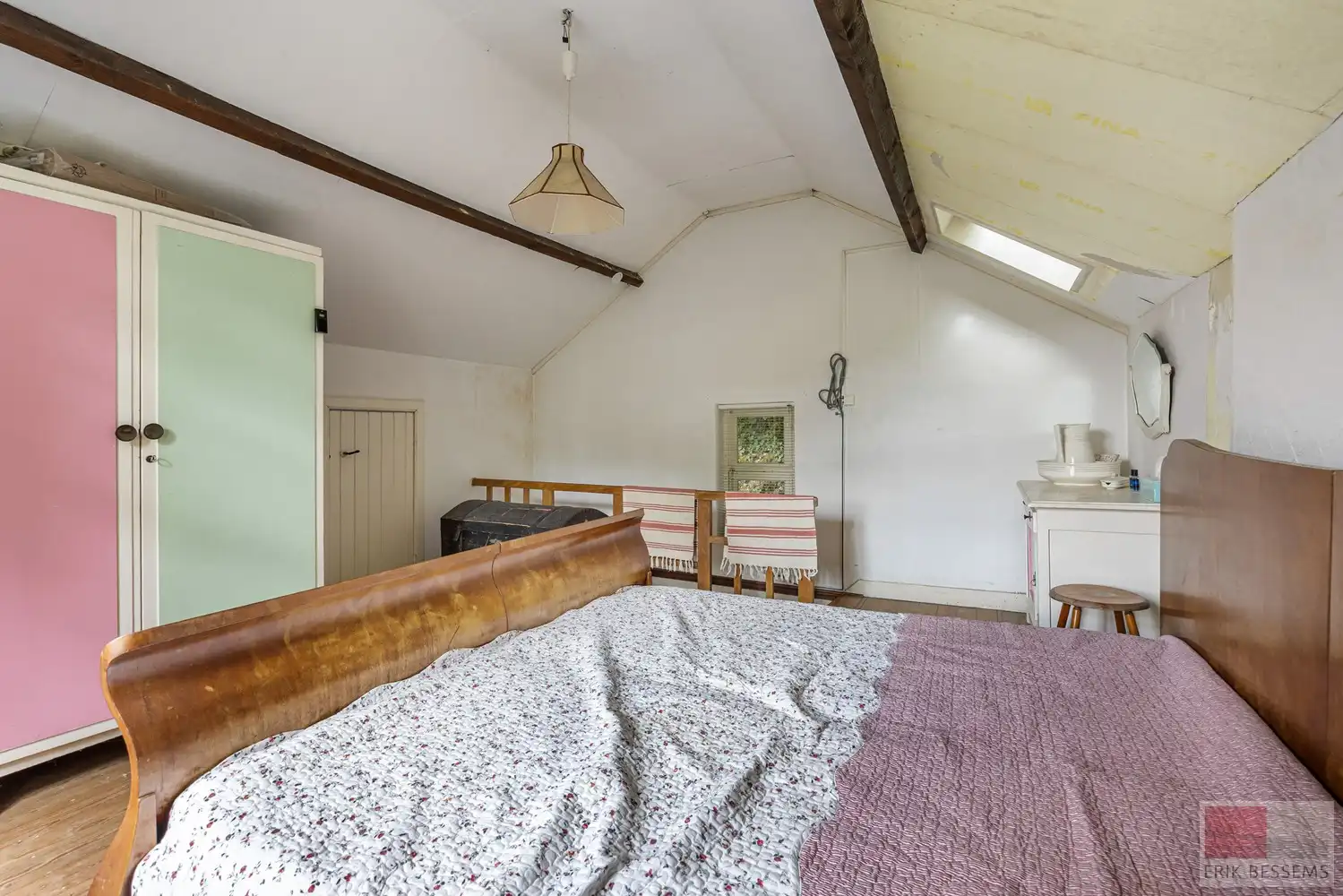 Uitzonderlijke boswoning foto 2