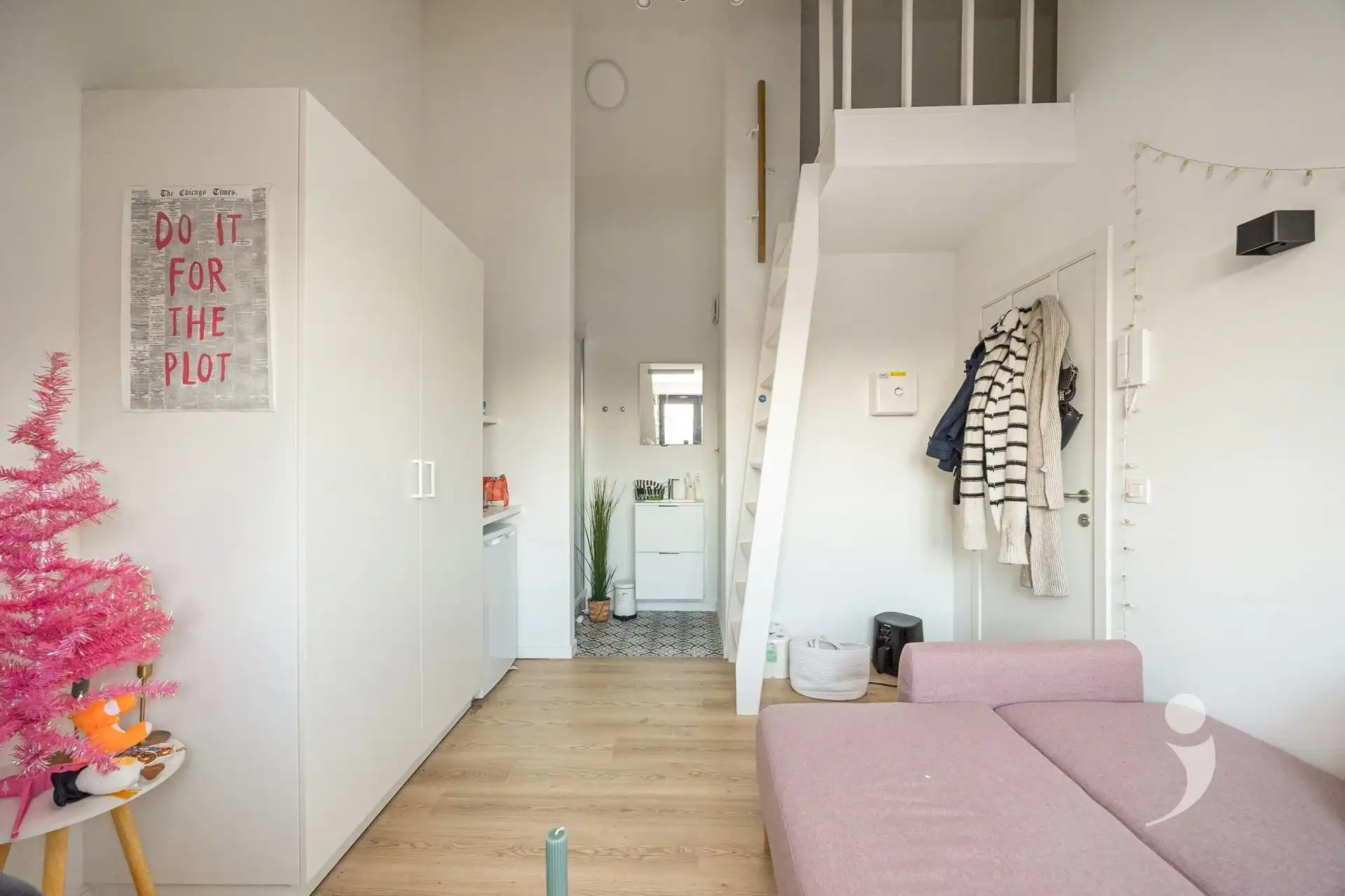 Opbrengsteigendom met 5 gerenoveerde studentenkamers foto 11