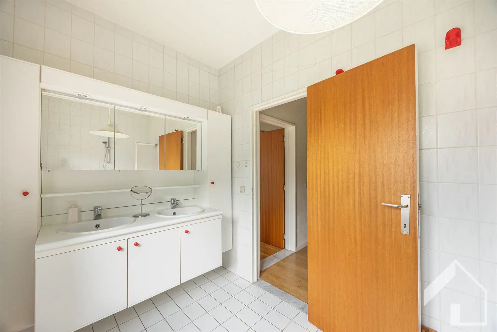 Goed gelegen appartement met garagebox foto 17