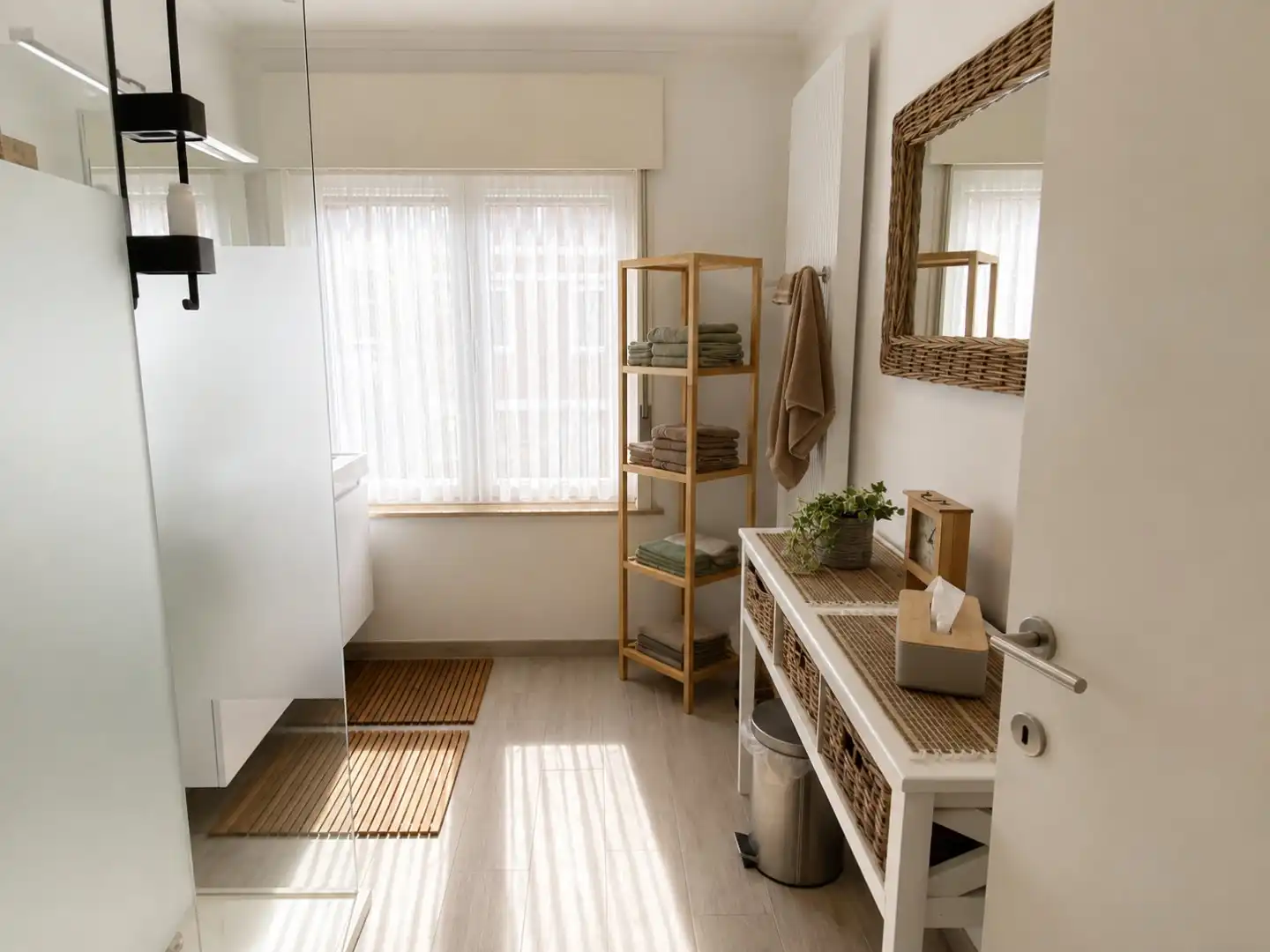 Gerenoveerde halfopen bebouwing met twee slaapkamers te huur in Machelen (Zulte) foto 10