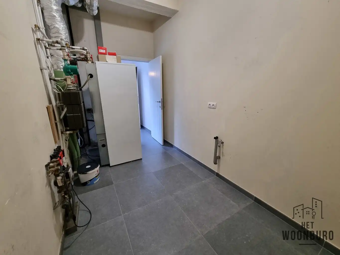 Ruime duplex met één slpk, bureau, tuin en 2 staanplaatsen foto 15