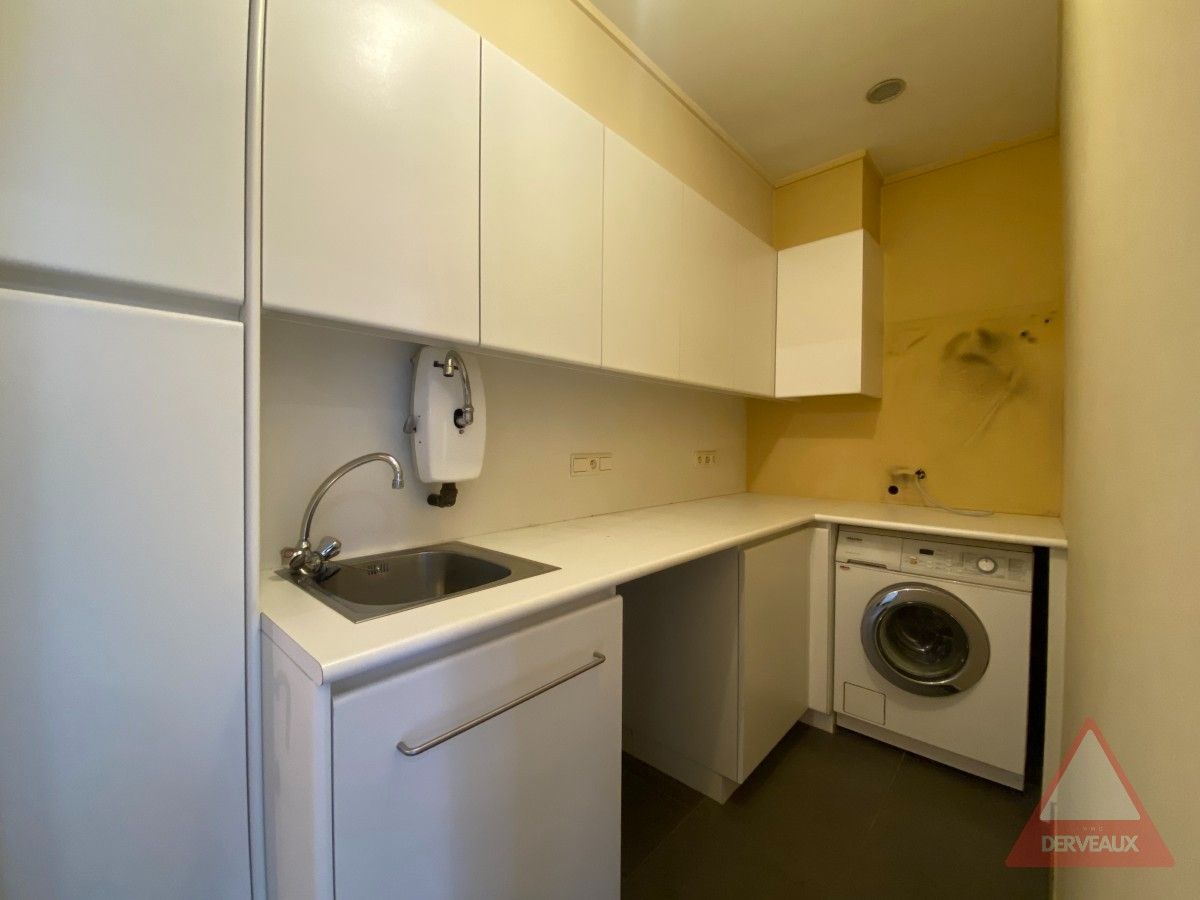 Roeselare - Ruime woning met handelsruimte, garage en 5 slaapkamers foto 10