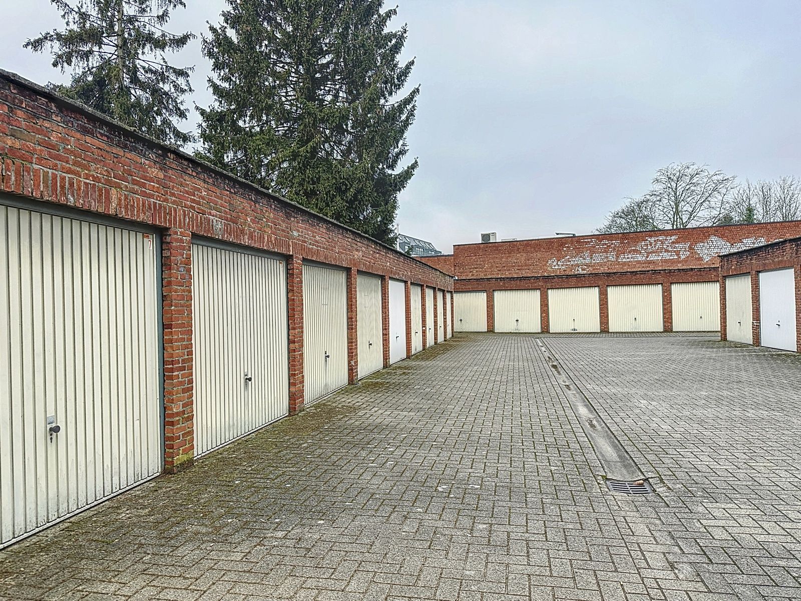 Laatste drie beschikbare garageboxen foto 7