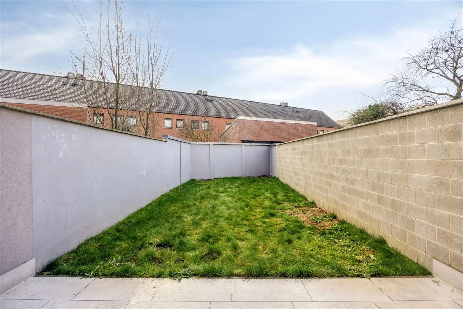 Gerenoveerde woning met 4 slaapkamers en tuin foto 23
