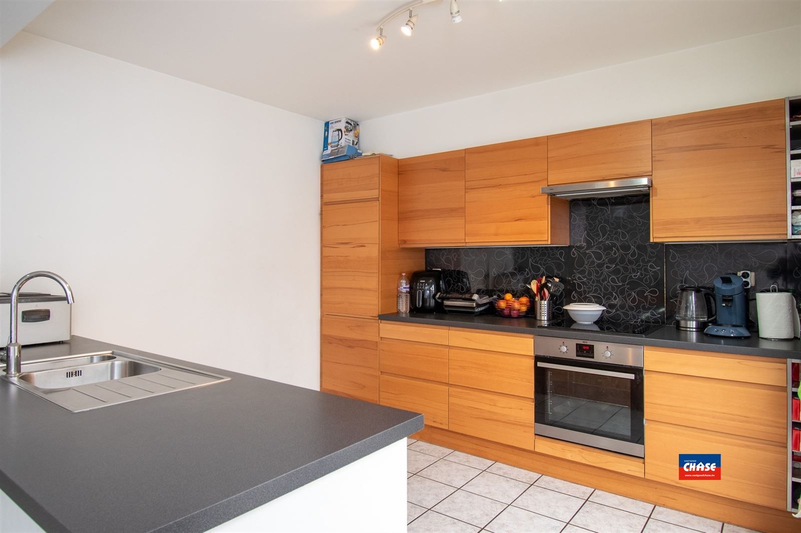 !!! VERKOCHT ONDER VOORWAARDEN !!! Instapklaar appartement met 2 slaapkamers + ruim terras foto 4