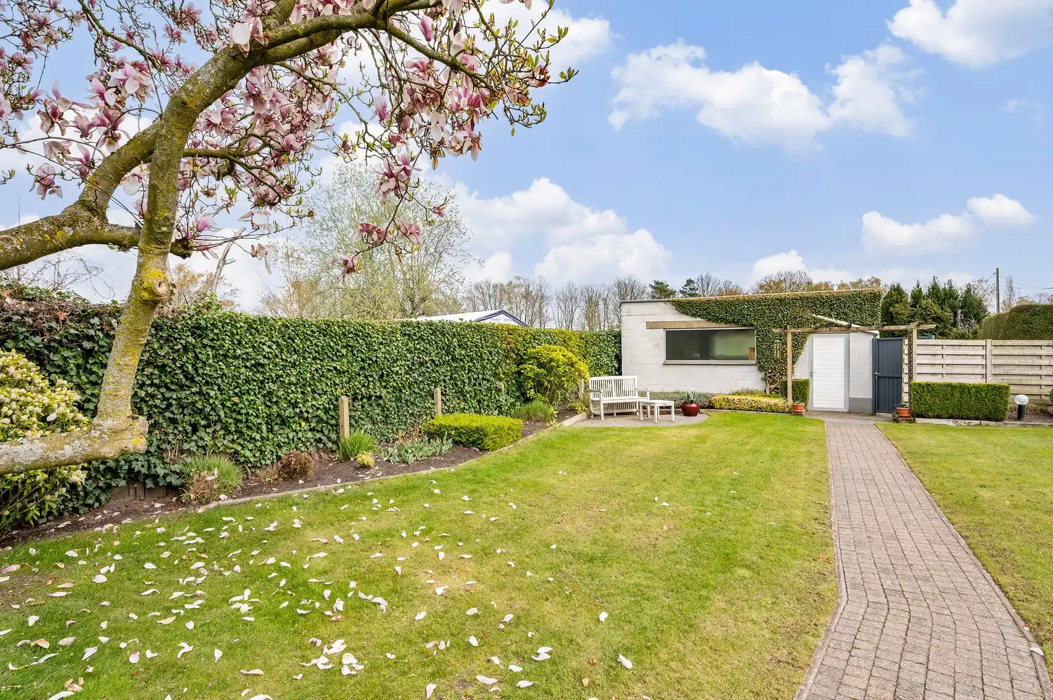 TE RENOVEREN WONING MET 3 SLPKS, PRACHTIGE TUIN + ACHTERLIGGENDE STAANPLAATS foto 25