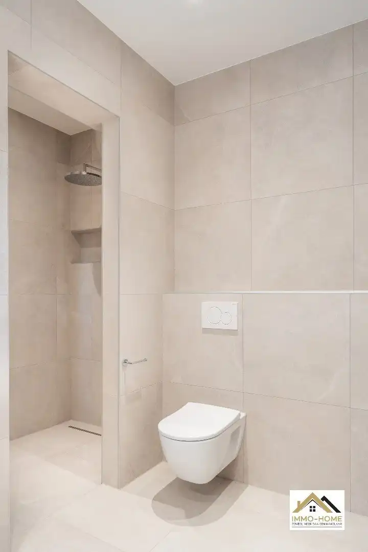 Zeer ruim appartement in centrum foto 9