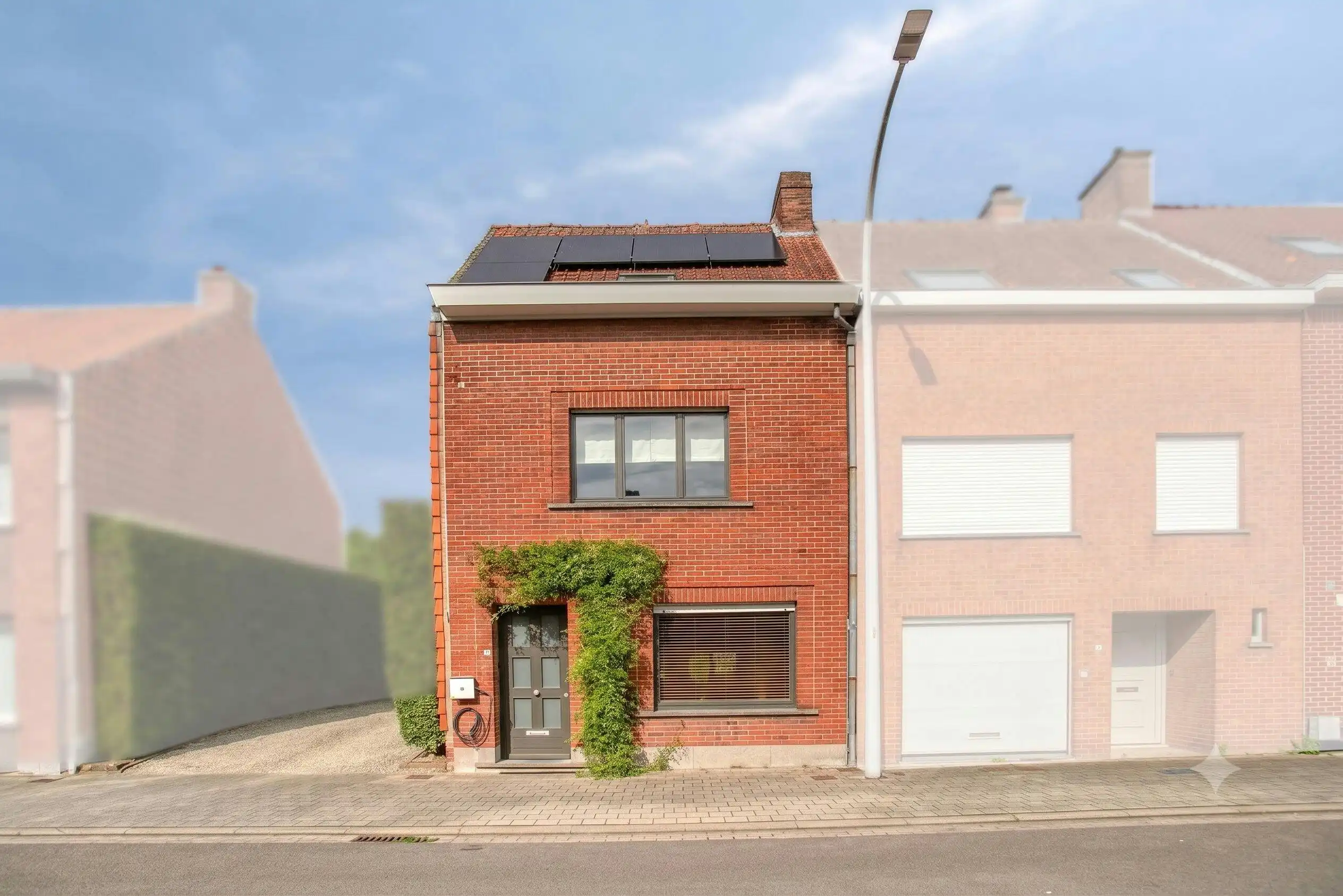 Instapklare woning met drie slaapkamers  te koop in Heule! foto 19