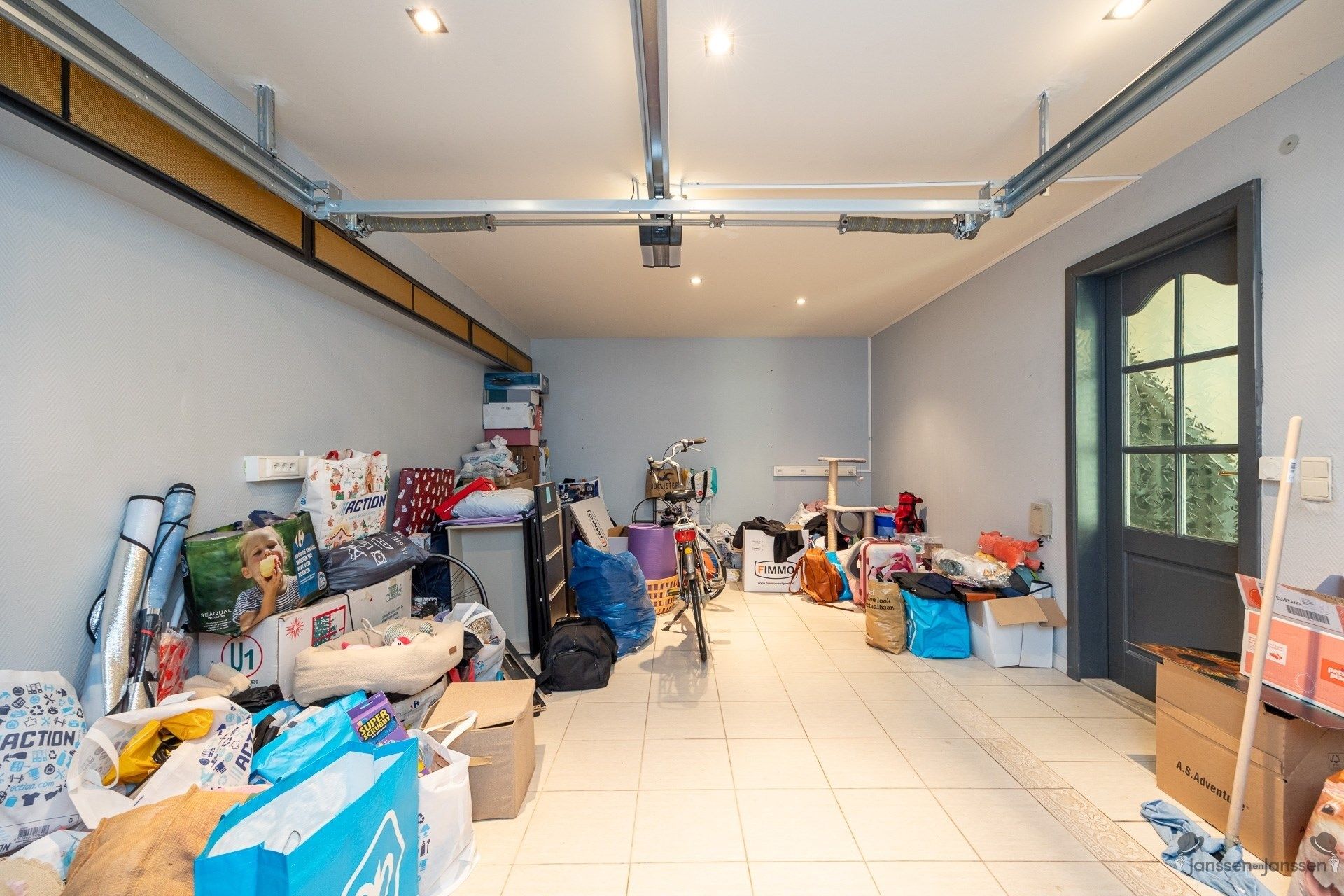 Prachtige en ruime gezinswoning in Stabroek met veel licht en een moderne afwerking. foto 22