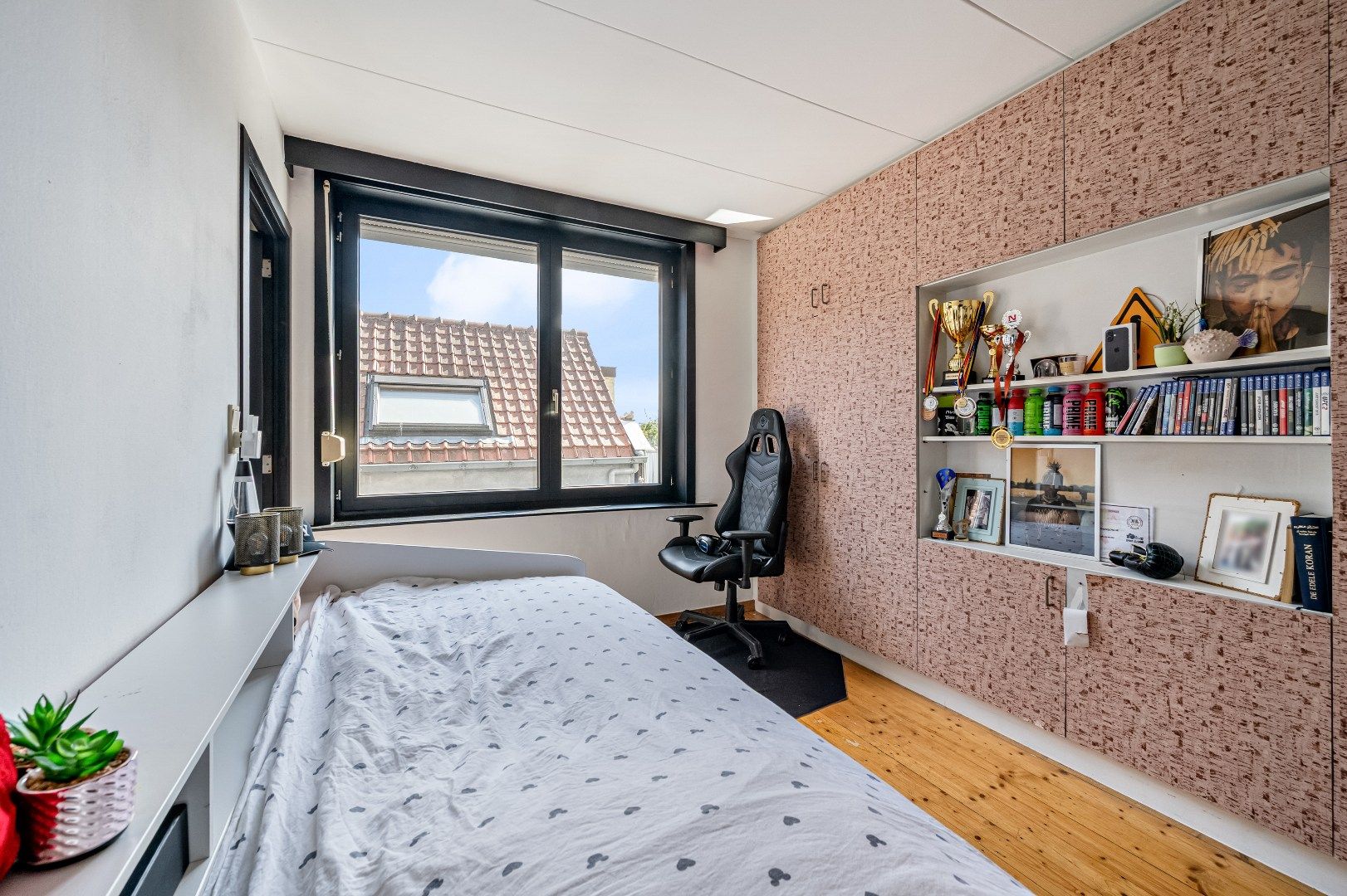 Charmante, rustiek ingerichte woning op toplocatie in Mariakerke foto 17