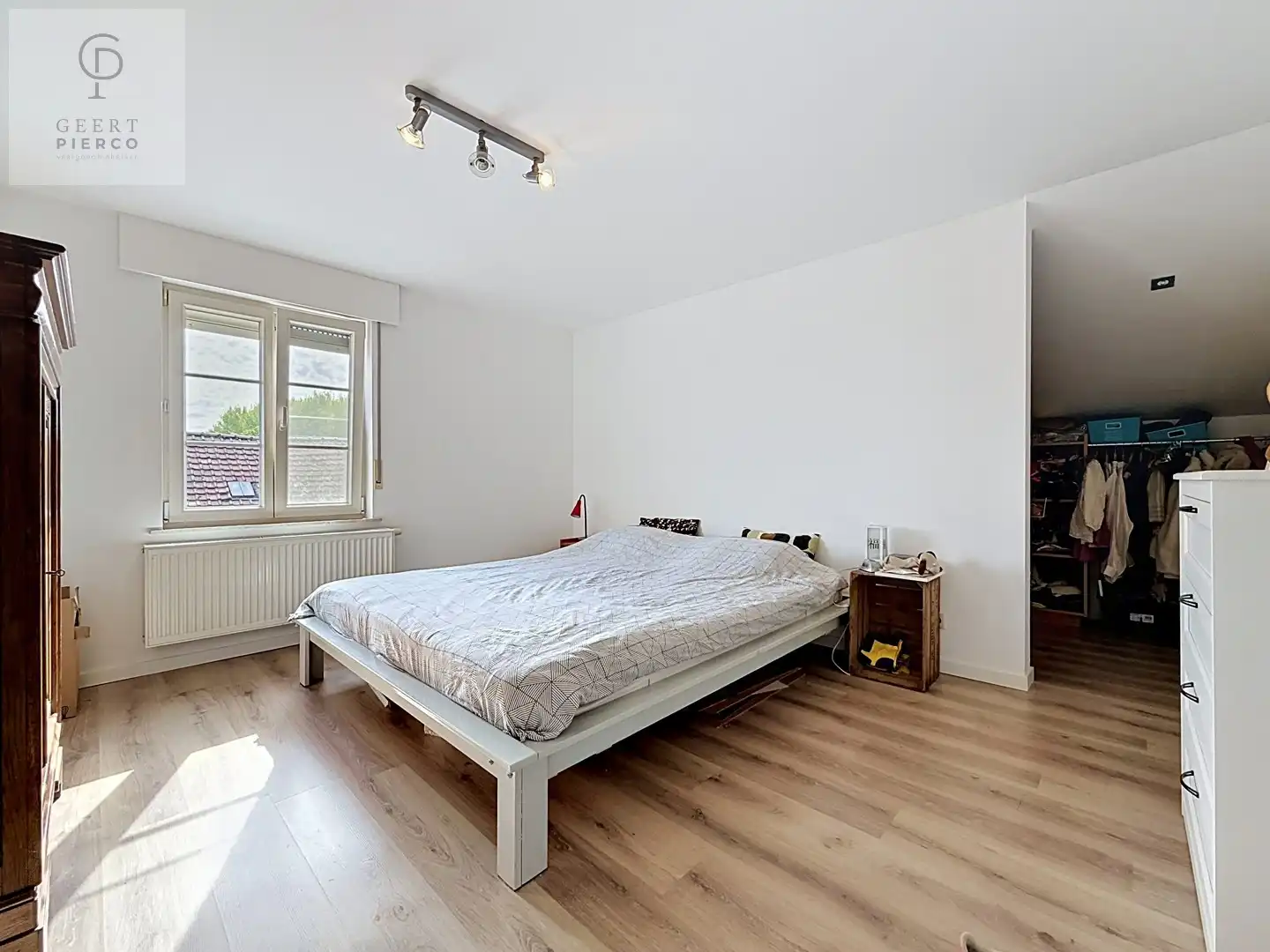 Ruime woning op mooi perceel van 10 are. foto 14